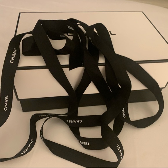 Brand new rare and collectible authentic Chanel with ribbon ,must have! - Picture 9 of 12